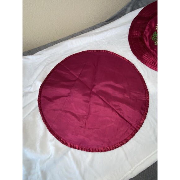 vintage round embroidered satin pillowcases - Picture 5 of 13